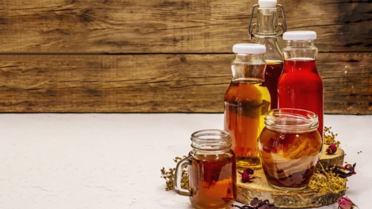 Kombucha-Health Benefits, Risks & Types of Kombucha Tea